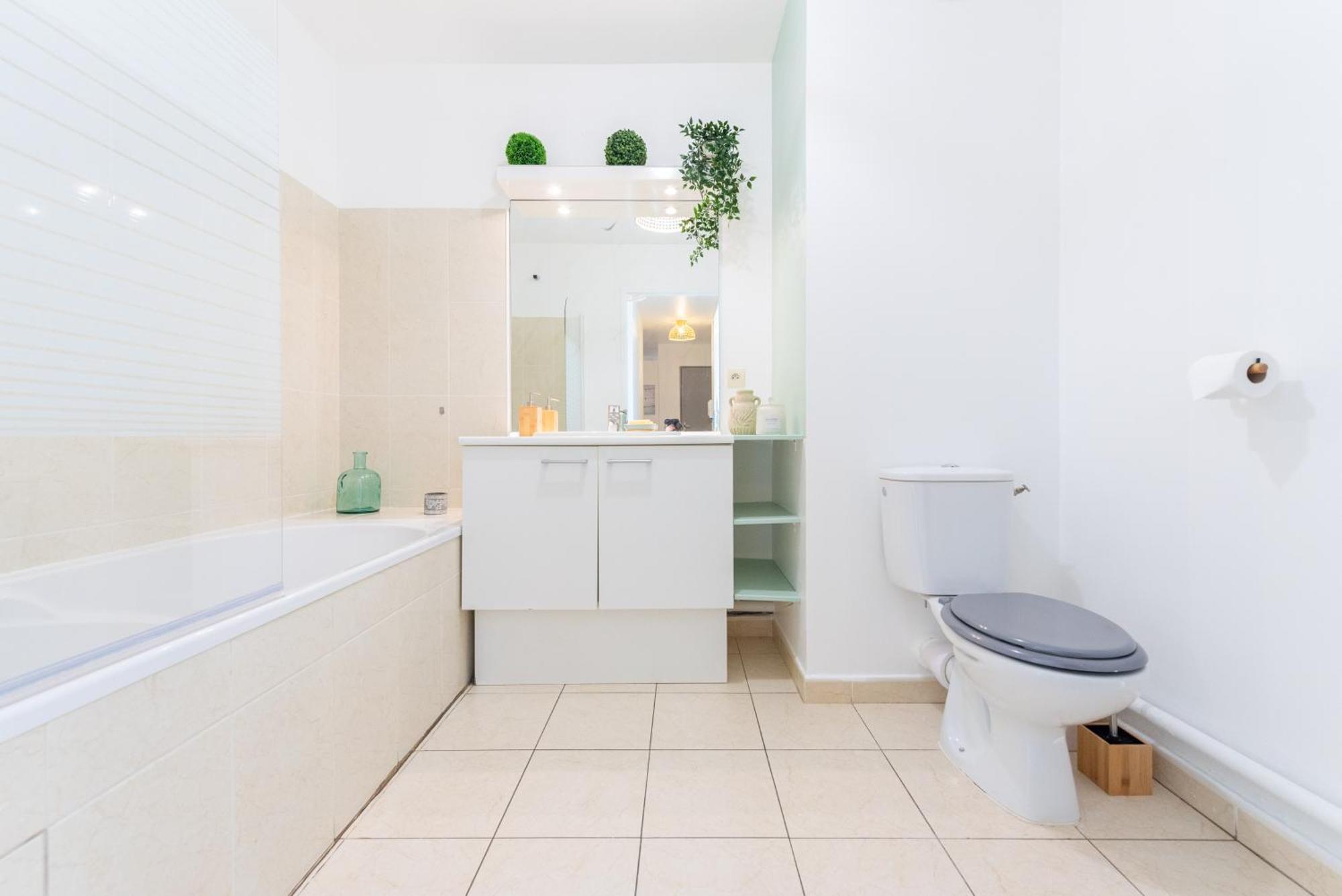 Bao Location - Ideal Pro & Groupe - Calme - Lumineux - Wifi - Terrasse - Jardin - Plage A 2Km - Proche Centre Ville, Gare, Commerces - Parking Prive Toulon Bagian luar foto